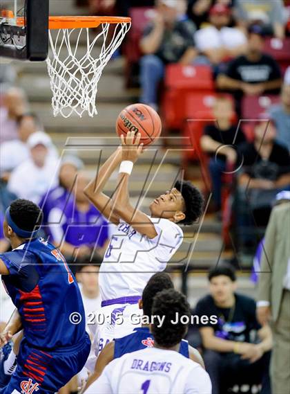 Thumbnail 1 in Modesto Christian vs. Sacramento (CIF SJS D2 Final) photogallery.