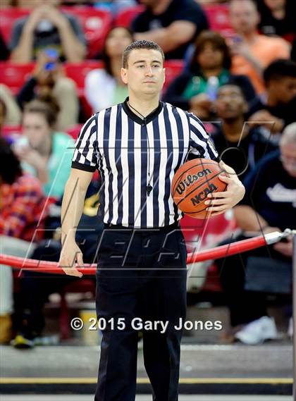 Thumbnail 2 in Modesto Christian vs. Sacramento (CIF SJS D2 Final) photogallery.