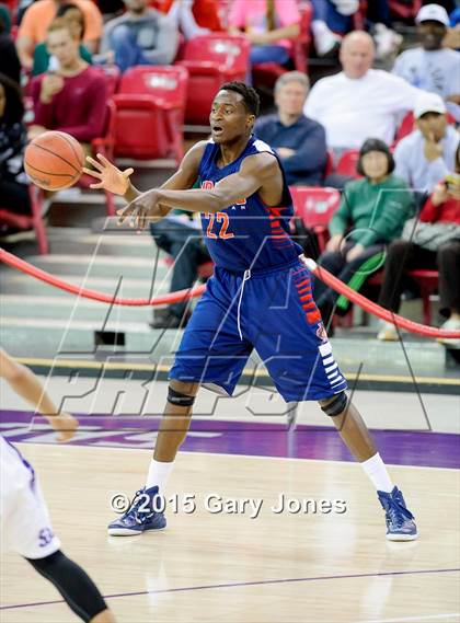 Thumbnail 1 in Modesto Christian vs. Sacramento (CIF SJS D2 Final) photogallery.