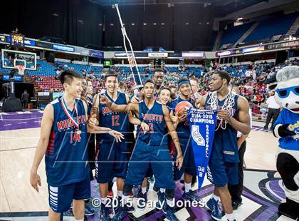Thumbnail 3 in Modesto Christian vs. Sacramento (CIF SJS D2 Final) photogallery.