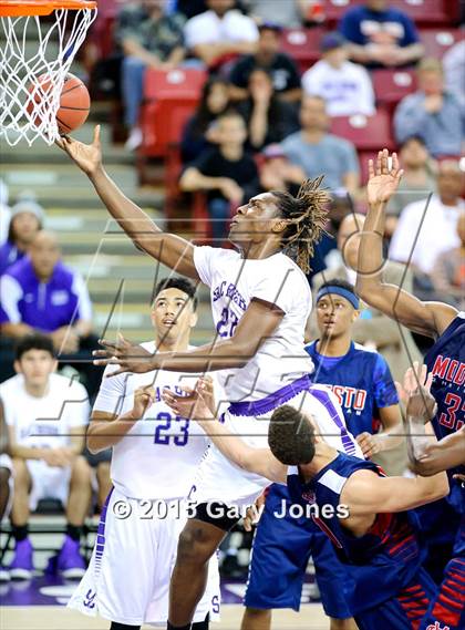 Thumbnail 3 in Modesto Christian vs. Sacramento (CIF SJS D2 Final) photogallery.