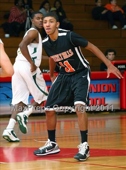 Thumbnail 2 in Beverly Hills vs. Narbonne (Sea Hawk Classic) photogallery.
