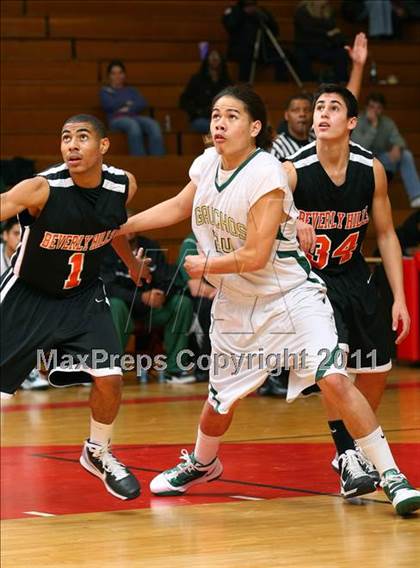 Thumbnail 1 in Beverly Hills vs. Narbonne (Sea Hawk Classic) photogallery.