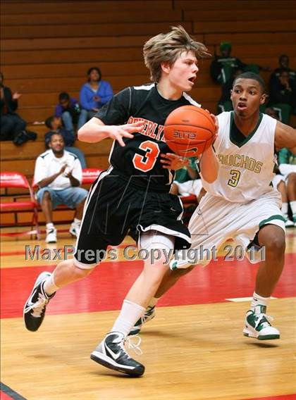 Thumbnail 2 in Beverly Hills vs. Narbonne (Sea Hawk Classic) photogallery.
