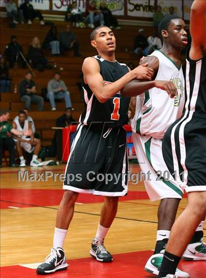 Thumbnail 1 in Beverly Hills vs. Narbonne (Sea Hawk Classic) photogallery.
