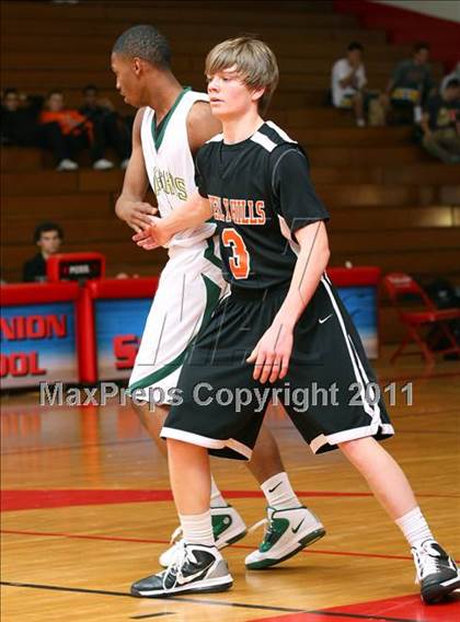 Thumbnail 1 in Beverly Hills vs. Narbonne (Sea Hawk Classic) photogallery.