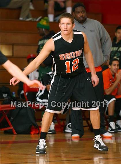 Thumbnail 2 in Beverly Hills vs. Narbonne (Sea Hawk Classic) photogallery.
