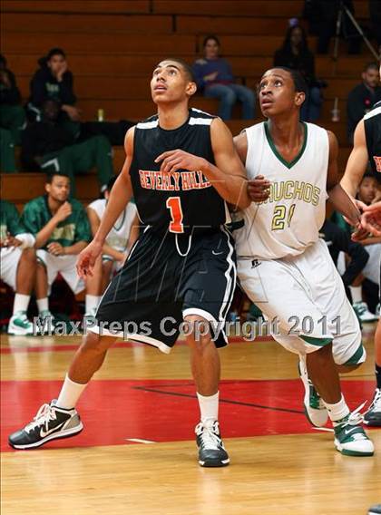 Thumbnail 1 in Beverly Hills vs. Narbonne (Sea Hawk Classic) photogallery.