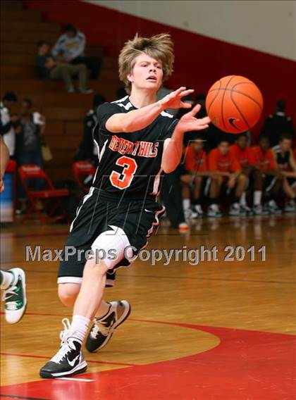 Thumbnail 1 in Beverly Hills vs. Narbonne (Sea Hawk Classic) photogallery.