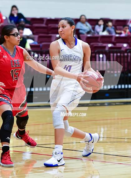 Thumbnail 3 in Lee vs Edinburg (NEISD Invitational) photogallery.