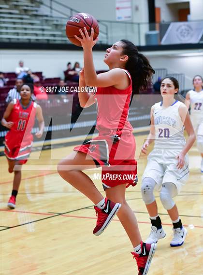 Thumbnail 2 in Lee vs Edinburg (NEISD Invitational) photogallery.