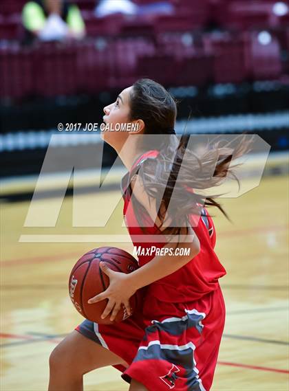 Thumbnail 3 in Lee vs Edinburg (NEISD Invitational) photogallery.