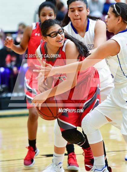 Thumbnail 3 in Lee vs Edinburg (NEISD Invitational) photogallery.