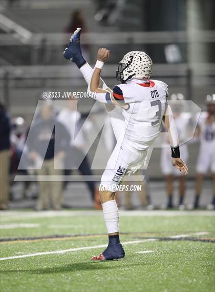 Thumbnail 1 in Aubrey vs. Van (UIL 4A Area Playoff) photogallery.
