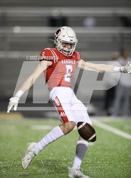 Thumbnail 3 in Aubrey vs. Van (UIL 4A Area Playoff) photogallery.