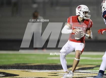 Thumbnail 2 in Aubrey vs. Van (UIL 4A Area Playoff) photogallery.
