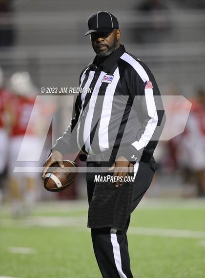 Thumbnail 2 in Aubrey vs. Van (UIL 4A Area Playoff) photogallery.