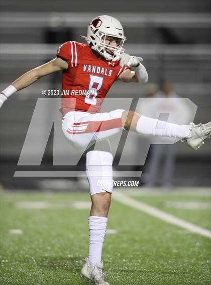 Thumbnail 2 in Aubrey vs. Van (UIL 4A Area Playoff) photogallery.