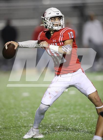 Thumbnail 2 in Aubrey vs. Van (UIL 4A Area Playoff) photogallery.