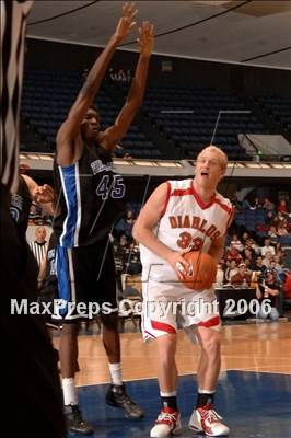 Thumbnail 2 in Villa Park vs Mission Viejo (Nike Extravaganza) photogallery.