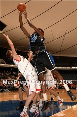 Thumbnail 3 in Villa Park vs Mission Viejo (Nike Extravaganza) photogallery.