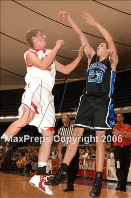 Thumbnail 3 in Villa Park vs Mission Viejo (Nike Extravaganza) photogallery.