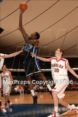Thumbnail 2 in Villa Park vs Mission Viejo (Nike Extravaganza) photogallery.