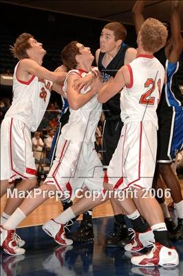 Thumbnail 3 in Villa Park vs Mission Viejo (Nike Extravaganza) photogallery.