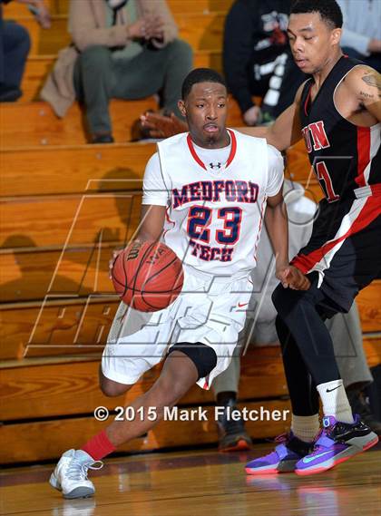 Thumbnail 3 in Medford Tech vs. Hun (Cherry Hill West Play-By-Play Classic) photogallery.
