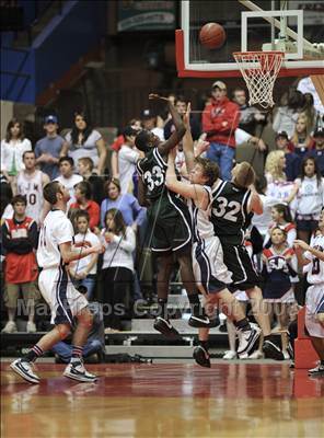 Thumbnail 1 in San Joaquin Memorial vs. Garces (CIF CS D4 Final) photogallery.