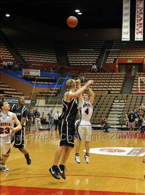 Thumbnail 2 in San Joaquin Memorial vs. Garces (CIF CS D4 Final) photogallery.