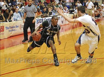 Thumbnail 1 in San Joaquin Memorial vs. Garces (CIF CS D4 Final) photogallery.