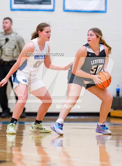 Thumbnail 1 in Ledford @ Oak Grove photogallery.