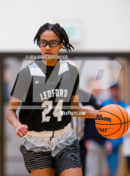 Thumbnail 1 in Ledford @ Oak Grove photogallery.