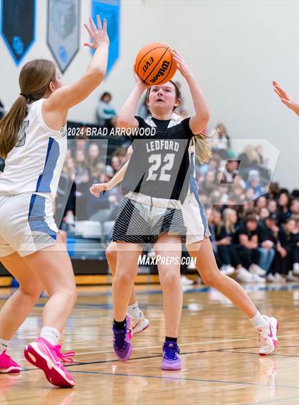 Thumbnail 2 in Ledford @ Oak Grove photogallery.