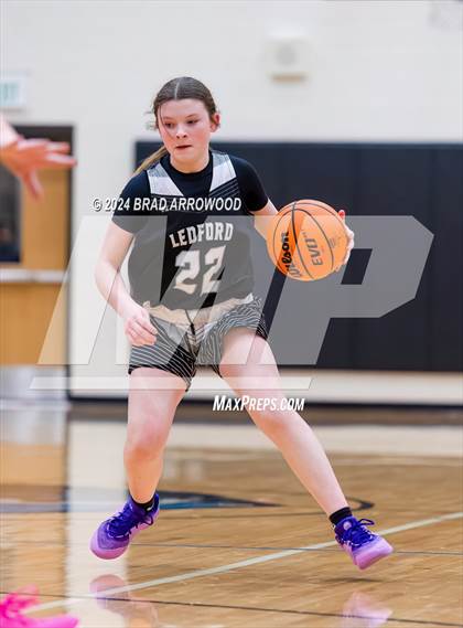Thumbnail 2 in Ledford @ Oak Grove photogallery.
