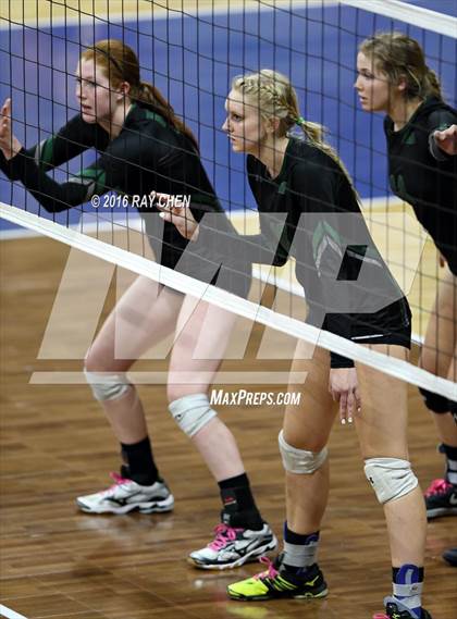 Thumbnail 2 in Mountain Vista vs. Fossil Ridge (CHSAA 5A Championship) photogallery.