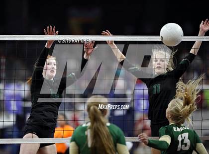 Thumbnail 2 in Mountain Vista vs. Fossil Ridge (CHSAA 5A Championship) photogallery.