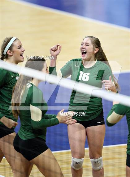 Thumbnail 1 in Mountain Vista vs. Fossil Ridge (CHSAA 5A Championship) photogallery.