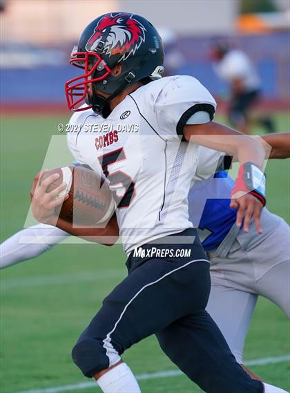 Thumbnail 2 in FR: Combs @ Mesquite photogallery.