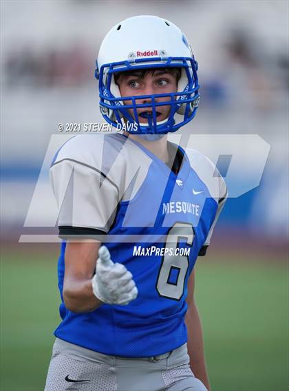 Thumbnail 1 in FR: Combs @ Mesquite photogallery.