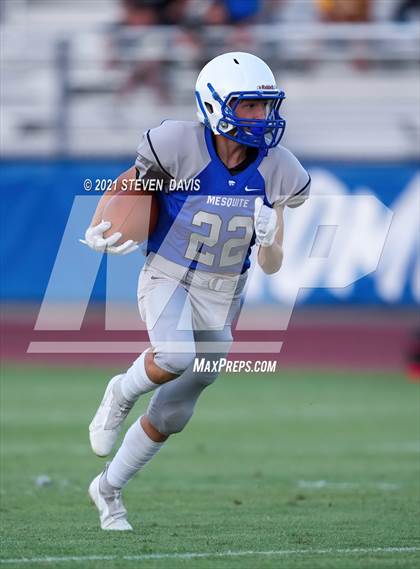 Thumbnail 1 in FR: Combs @ Mesquite photogallery.