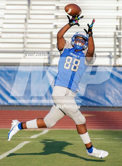 Thumbnail 1 in FR: Combs @ Mesquite photogallery.