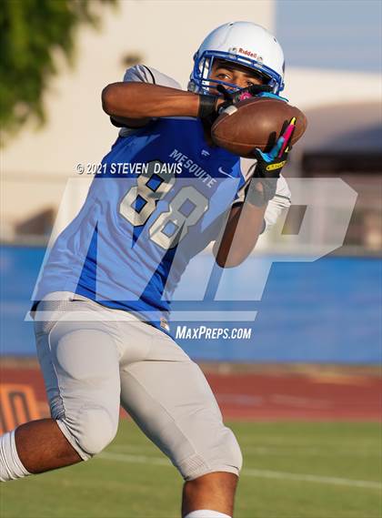 Thumbnail 1 in FR: Combs @ Mesquite photogallery.