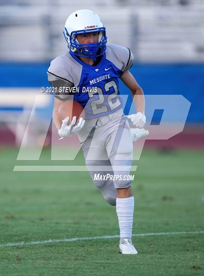 Thumbnail 2 in FR: Combs @ Mesquite photogallery.
