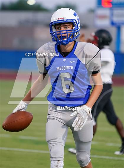 Thumbnail 2 in FR: Combs @ Mesquite photogallery.