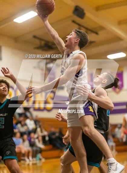 Thumbnail 2 in Amador Valley vs. Deer Valley photogallery.