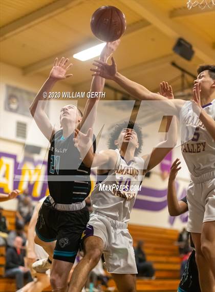 Thumbnail 3 in Amador Valley vs. Deer Valley photogallery.