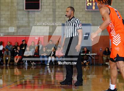 Thumbnail 3 in Whitney Young vs. Mater Dei (Nike Extravaganza) photogallery.