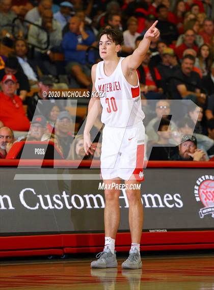 Thumbnail 1 in Whitney Young vs. Mater Dei (Nike Extravaganza) photogallery.